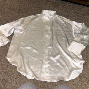 Elegant Satiny Button-Up Shirt H & M gorgeous  sleeves see photos oversized fit